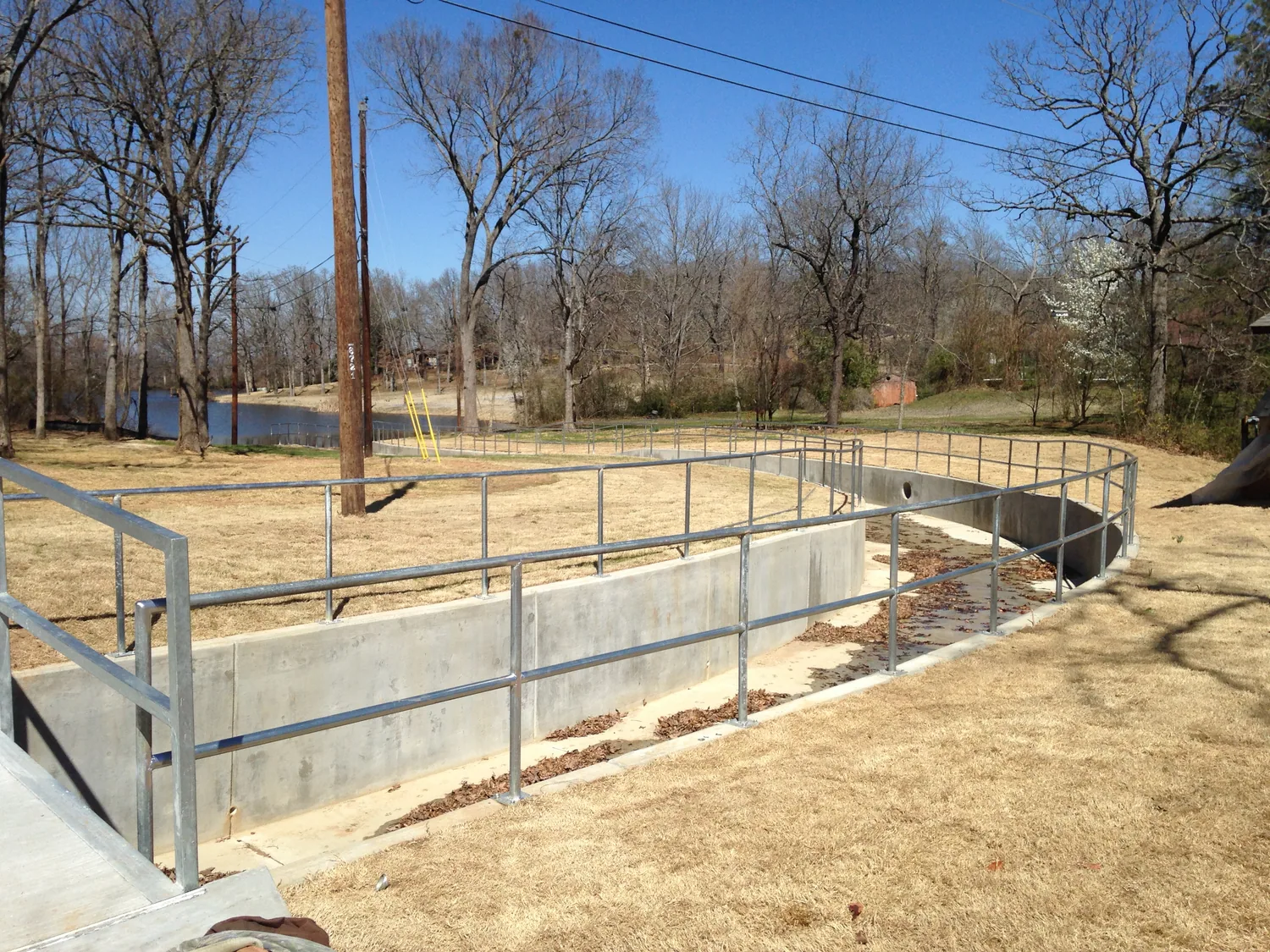 process-crew.webp Setting steel posts on a residential installation